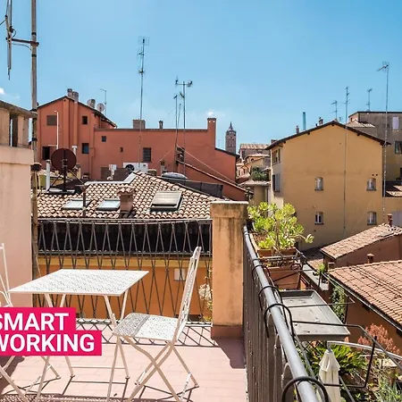 A Pochi Passi Dalla Finestrella Di Via Piella By Wonderful Italy * Bologna