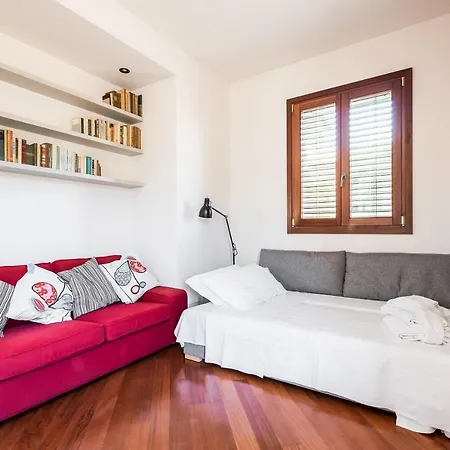 A Pochi Passi Dalla Finestrella Di Via Piella By Wonderful Italy Apartment