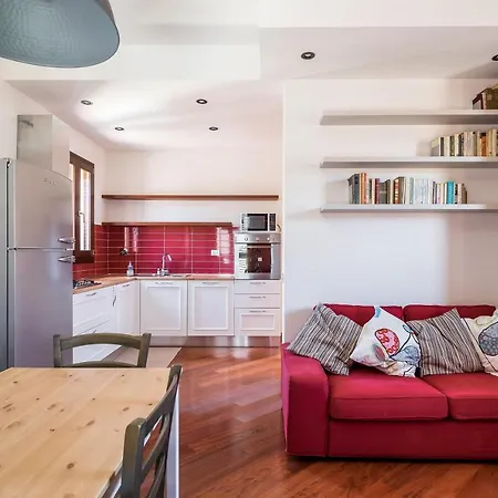 A Pochi Passi Dalla Finestrella Di Via Piella By Wonderful Italy Appartement