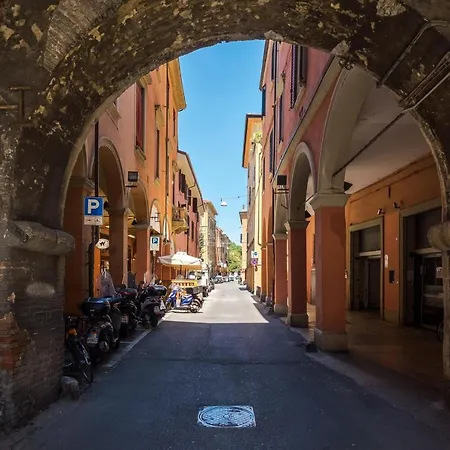 Apartment A Pochi Passi Dalla Finestrella Di Via Piella By Wonderful Italy *